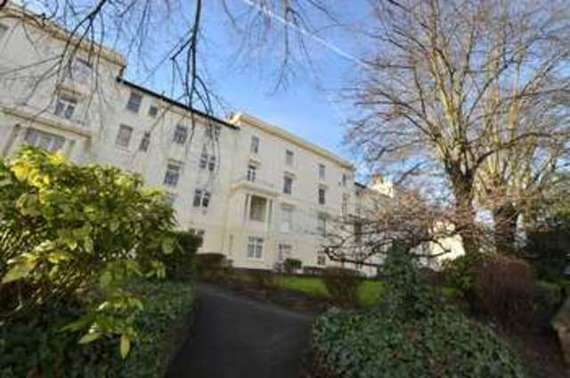 2 bedroom Flat for s...